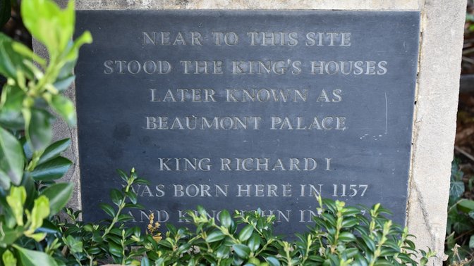 Beaumont Palace Marker