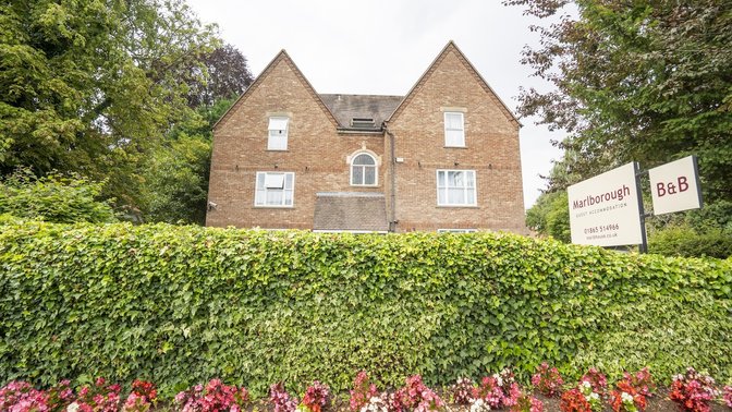 Marlborough House Hotel - Guest House