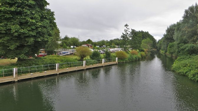 Osney Marina and Tatty Art Gallery