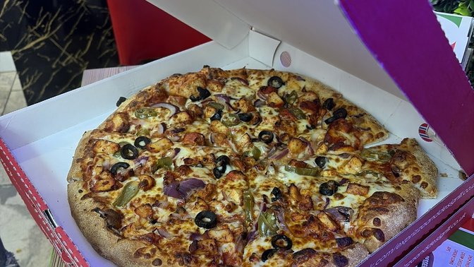 Exprizza & Desi Grill