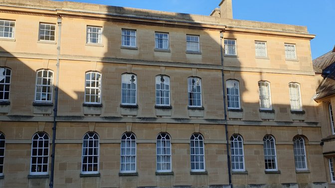 Contrada Tours - walking tours of Oxford