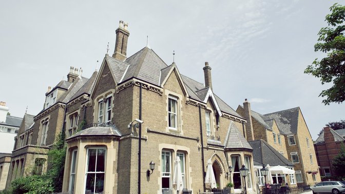 Cotswold Lodge Hotel
