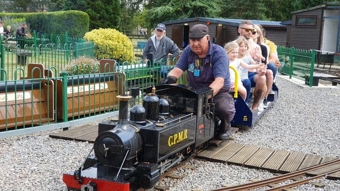 Cutteslowe Park Miniature Railway