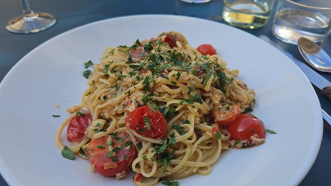 Gees Restaurant & Bar