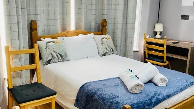 Hollybush Guest House