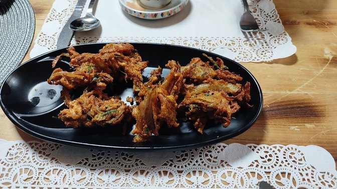 Juhi's Restaurant & Bar