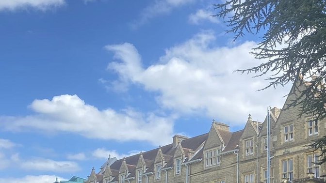 Magdalen Bridge Boathouse - Punting Tours