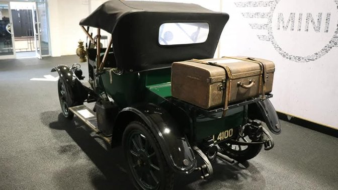 Mini Factory Tour - Mini Plant Oxford