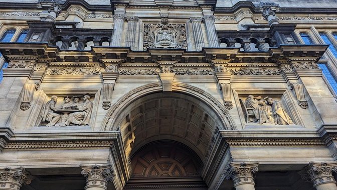 Oxford Scavenger Hunt and Best Landmarks Walking Tour