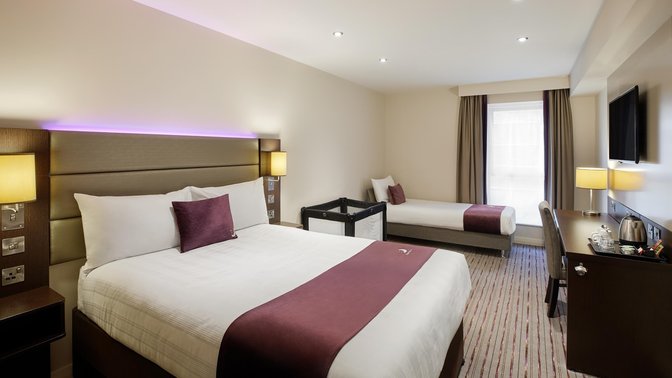 Premier Inn Oxford Cowley hotel