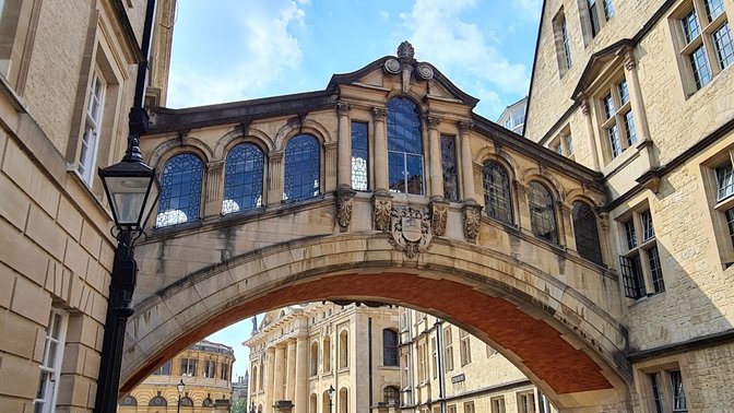 Tours of Oxford, Private Walking Tours of Oxford for the Discerning Traveller