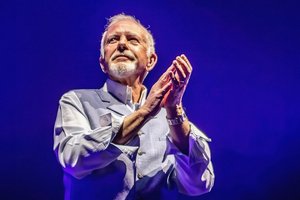 Fifty Years of Swagger: David Essex Brings His Hits to Oxford
