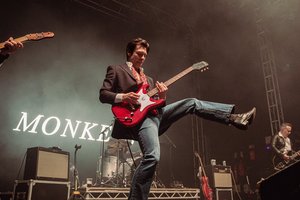 Antarctic Monkeys Bring Mid-2000s Indie Sleaze to Cowley Road