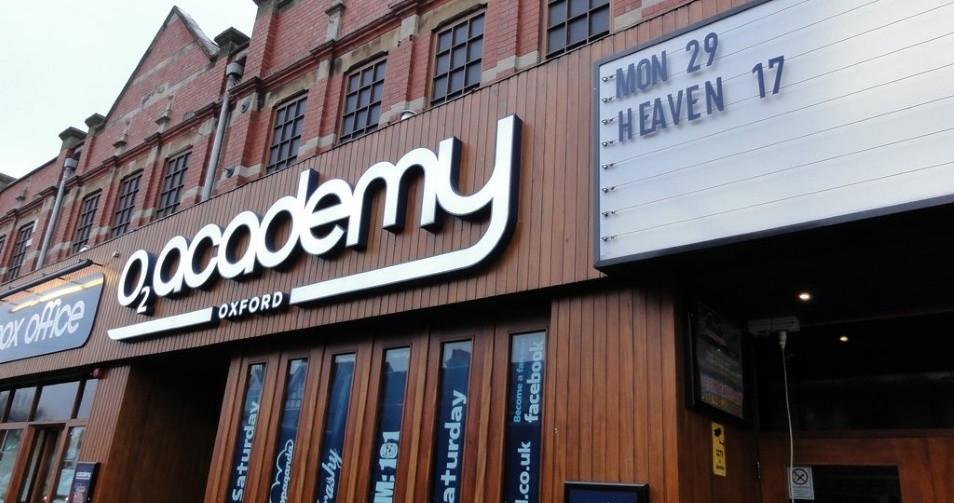 90s Alt-Rock Legends The Lemonheads Hit Cowley Road