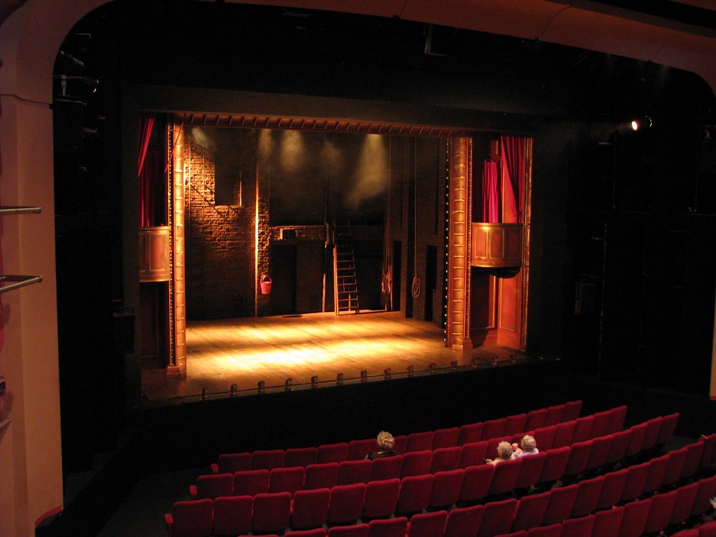 The 'Standing Ovation Musical' Returns: Blood Brothers at the Oxford Playhouse