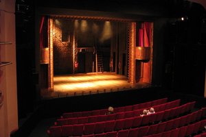 The 'Standing Ovation Musical' Returns: Blood Brothers at the Oxford Playhouse