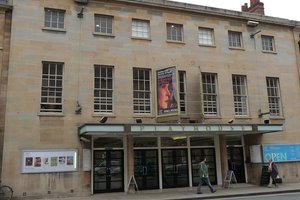 The Gang of Three Brings Sharp Political Drama to Oxford