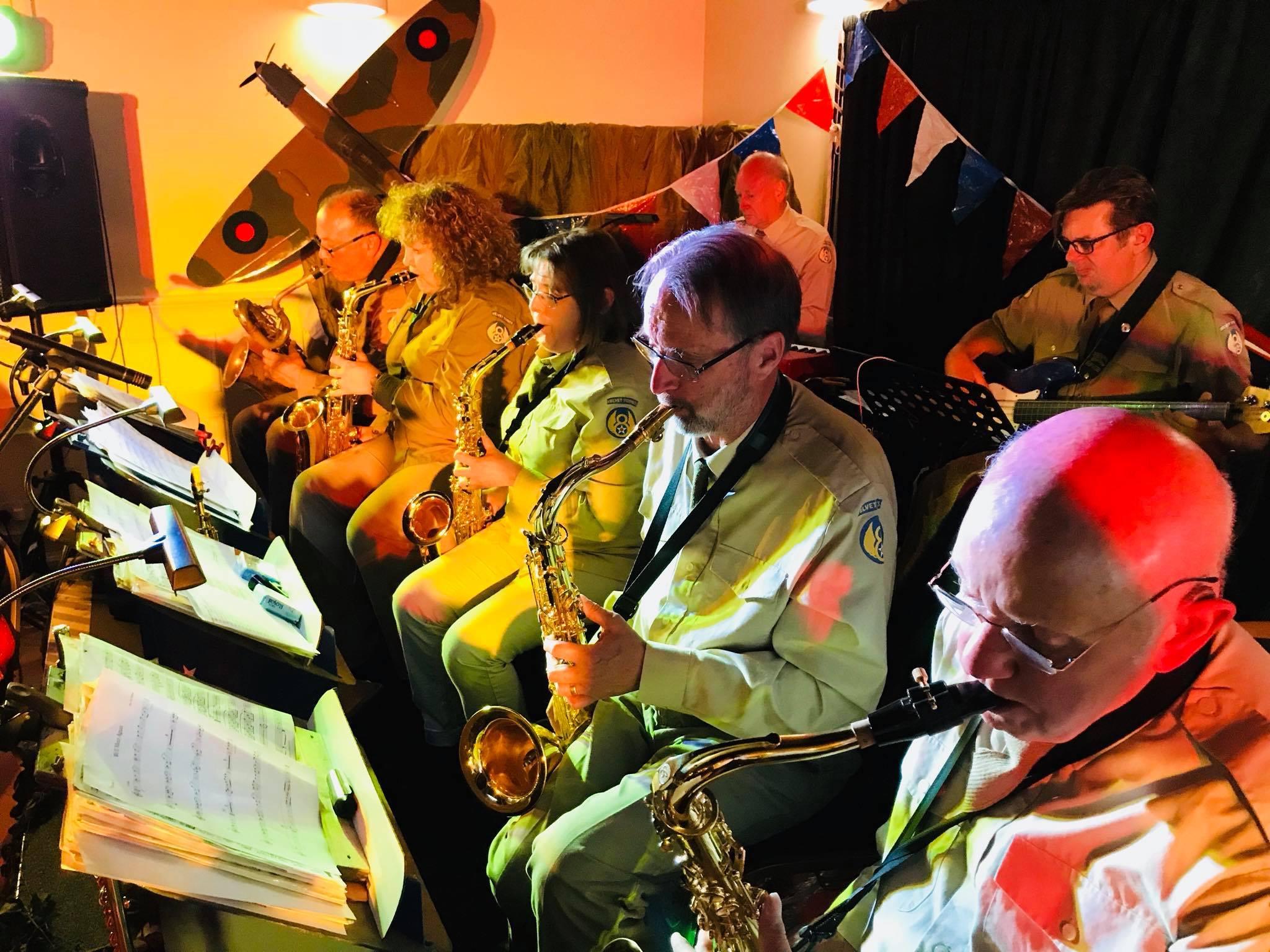 The Velvet Tones: Christmas Swing