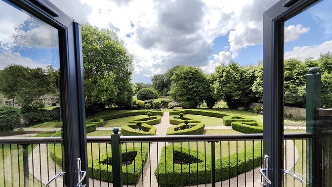 voco Oxford Thames by IHG