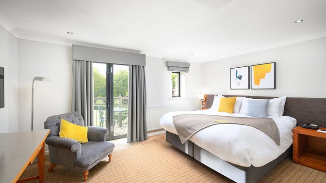 voco Oxford Thames by IHG